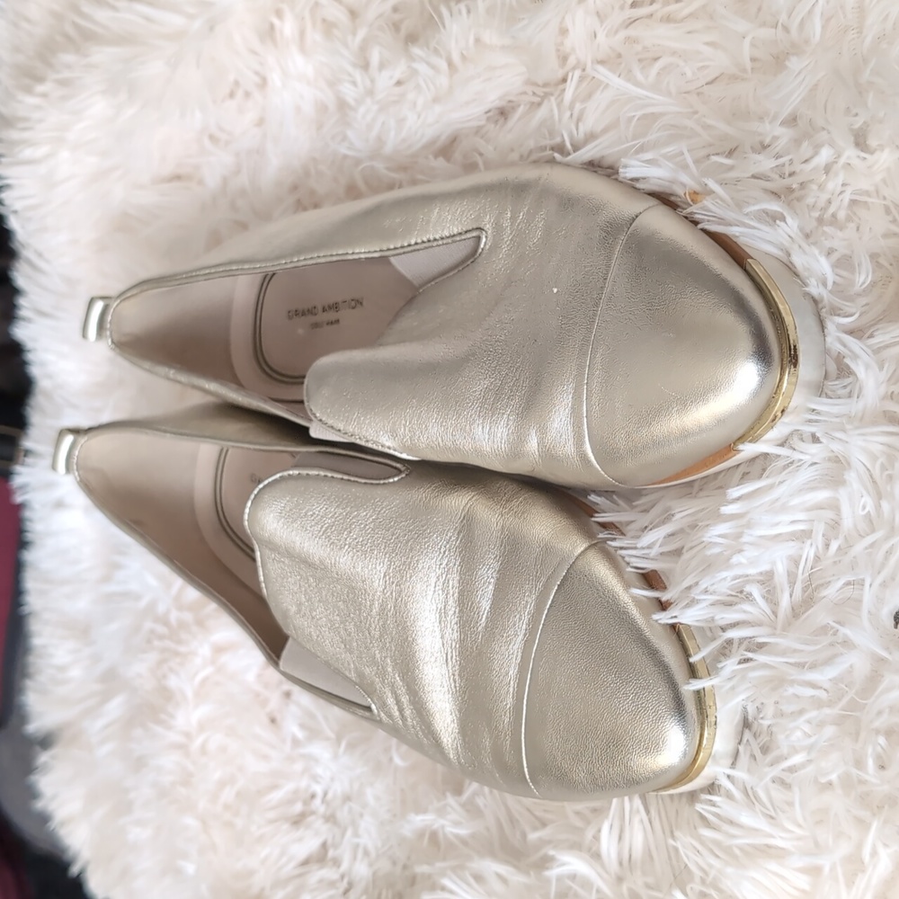 Cole Haan Womens W16206 Gold Loafers Size 9.5